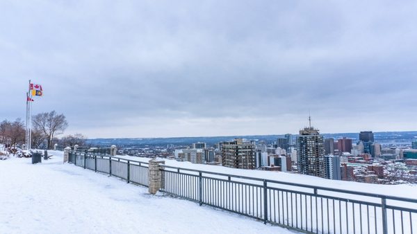 Singles in Hamilton: view of the city