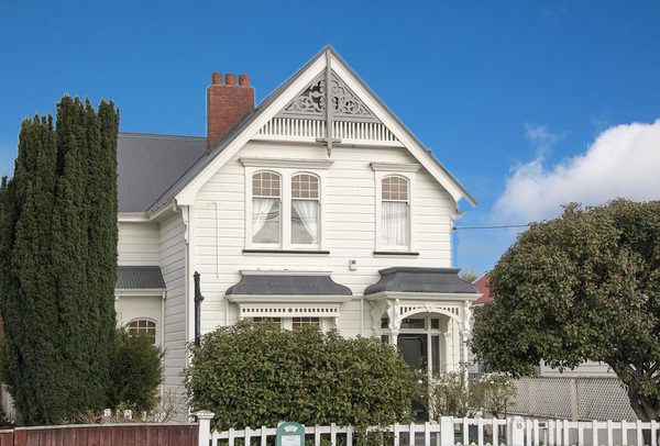 Singles in Masterton: view of the city