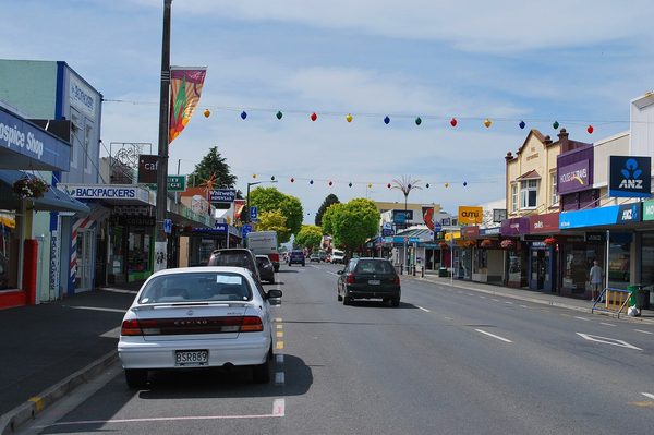 Singles in Motueka: view of the city