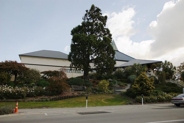 Singles in Timaru: view of the city