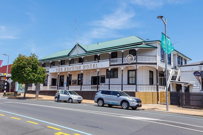Singles in Waiuku: view of the city