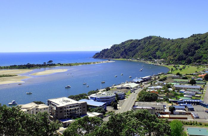 Singles in Whakatane: view of the city