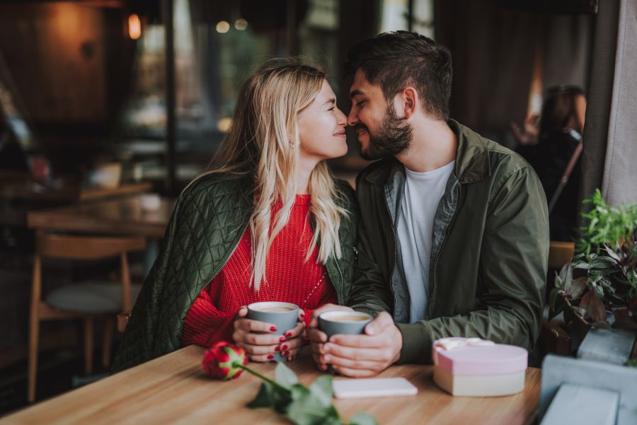 How to Compliment a Man Sweet Couple Coffee Shop