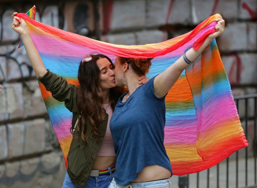 lesbian dating flag